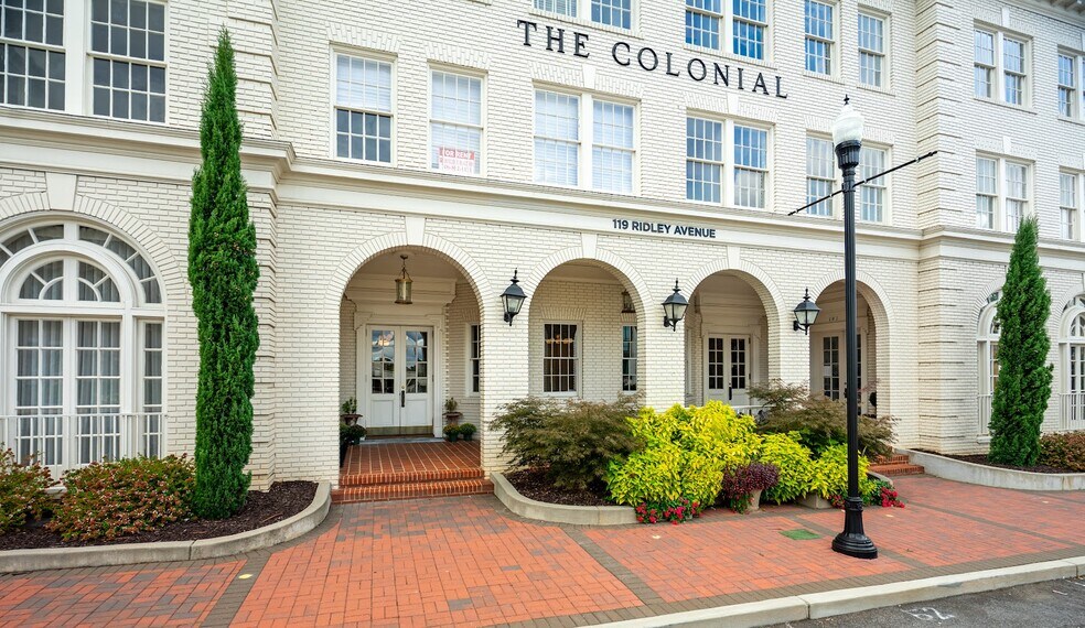 Primary Photo Of 119 Ridley Ave, Lagrange Office For Sale