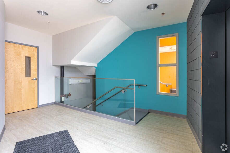 More Photos Of 4824 Liberty Ave, Bloomfield Medical For Lease