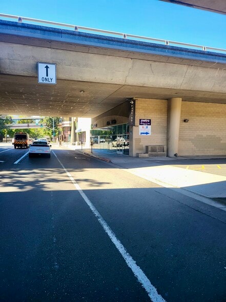 More Photos Of 2901-2929 K St, Sacramento Office For Lease