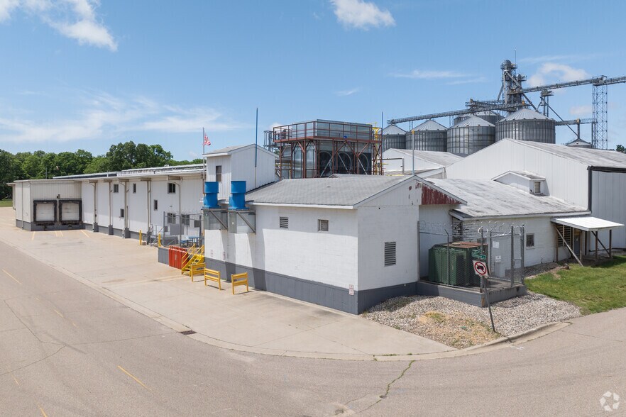 More Photos Of 101 W Bronson St, Decatur Refrigeration Cold Storage For Sale