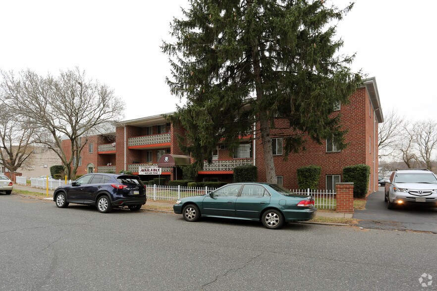 More Photos Of 6810 Martins Mill Rd, Philadelphia Apartments For Sale