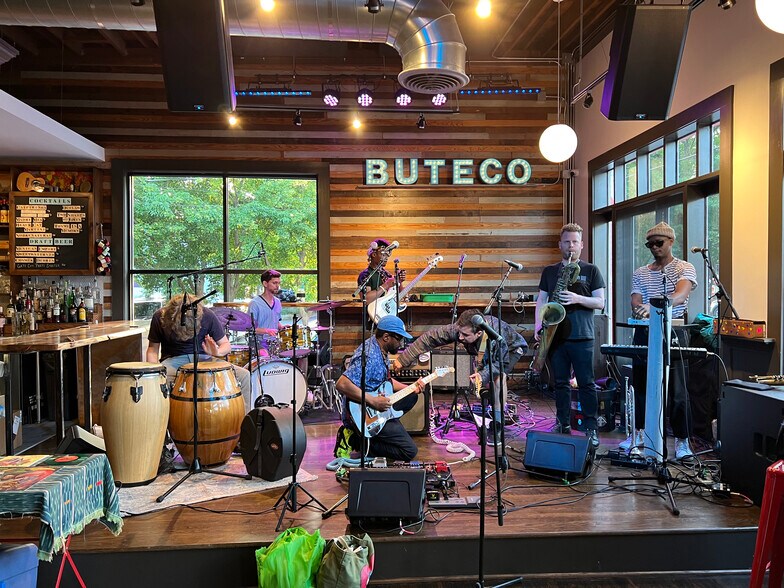 More Photos Of 1245 Glenwood Ave SE, Atlanta Bar For Lease