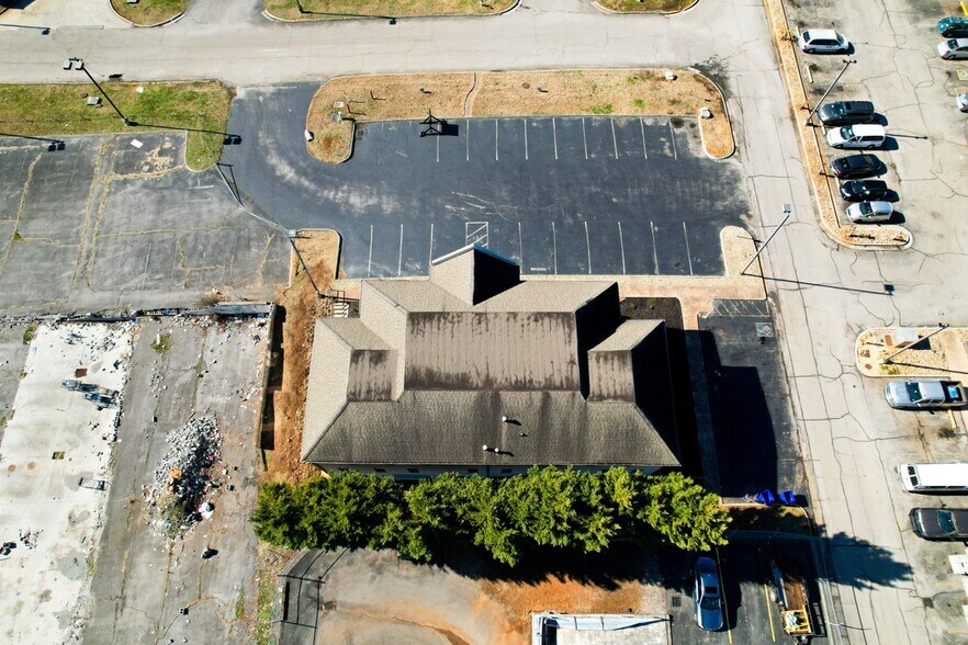 More Photos Of 252 Harry Lane Blvd, Knoxville Office For Sale