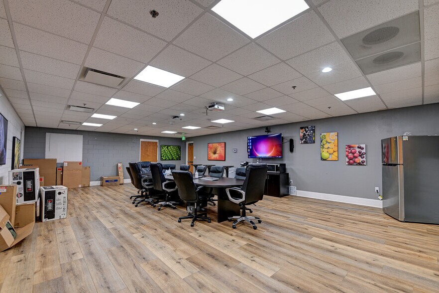 More Photos Of 1 Crazy Fresh Pl, Pueblo Food Processing For Sale