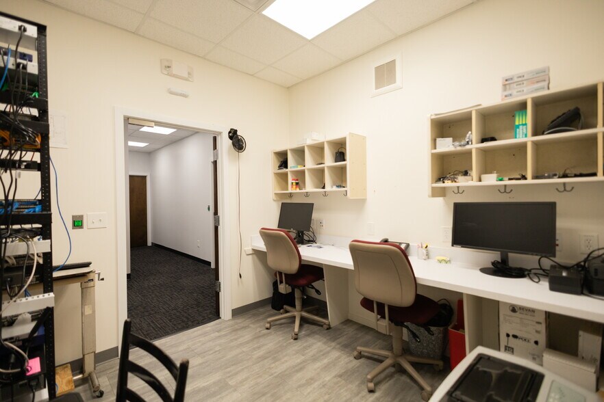 More Photos Of 190 Tenby Chase Dr, Delran Office For Lease