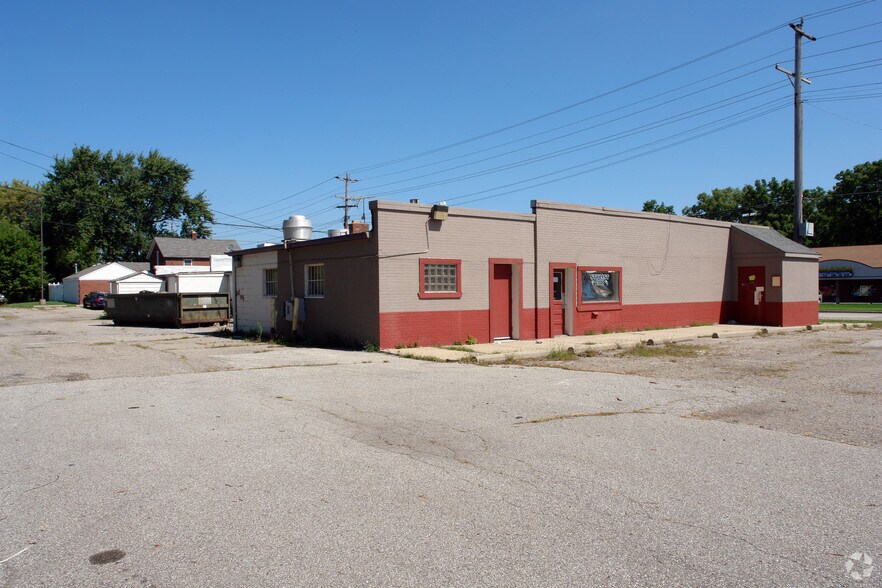 More Photos Of 31921-31965 Ryan Rd, Warren Land For Lease