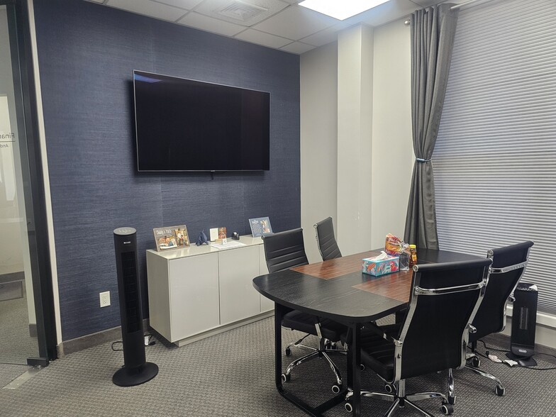More Photos Of 375 Deer Park Ave, Babylon Medical For Lease