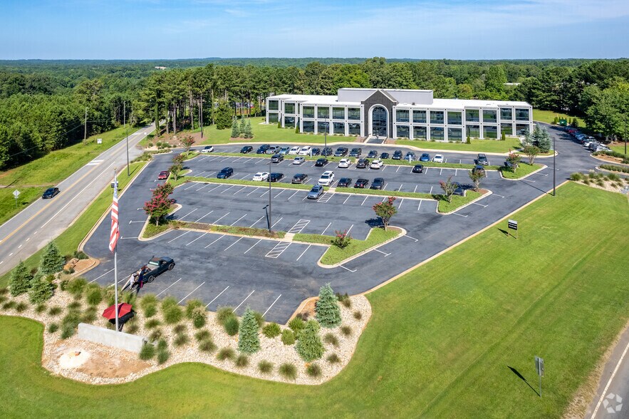 More Photos Of 5400 Riverside Dr, Macon-Bibb Office For Lease