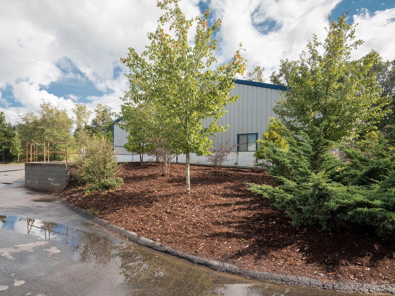 More Photos Of 6 Celtic Dr, Arden Warehouse For Lease