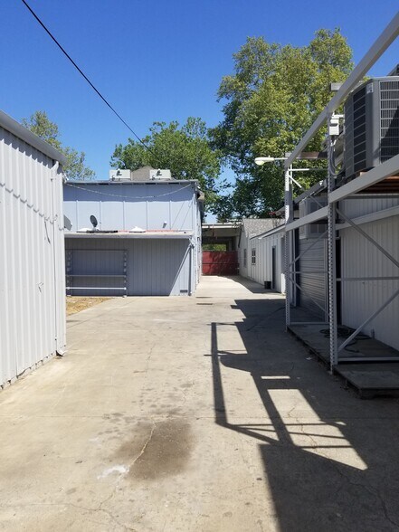 More Photos Of 2122 X St, Sacramento Flex For Sale