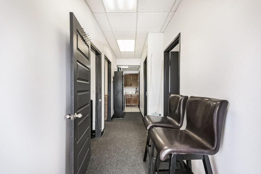 More Photos Of 20550 Townsen Blvd, Humble Loft Creative Space For Sale