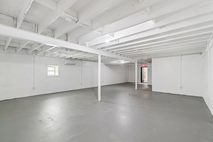 More Photos Of 6536 Lincoln Way N, Saint Petersburg Warehouse For Lease