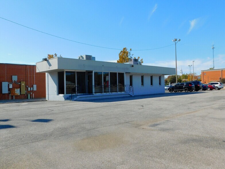 More Photos Of 202 W Gore Blvd, Lawton Auto Dealership For Sale