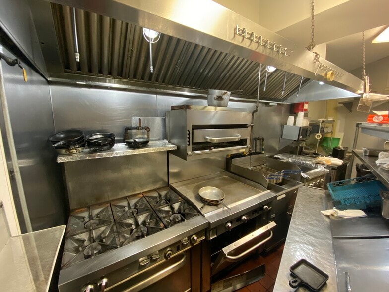 More Photos Of 29 Seventh Ave S, New York Apartments For Lease