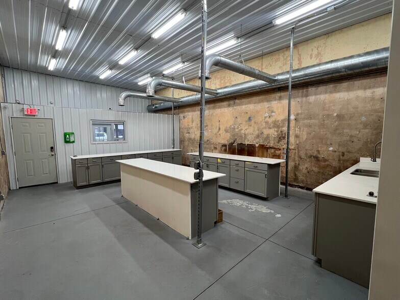 More Photos Of 133-135 N Lee St, Fort Gibson Storefront For Sale