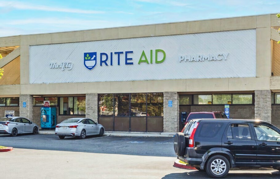 Primary Photo Of 811 Tucker Rd, Tehachapi General Retail For Lease