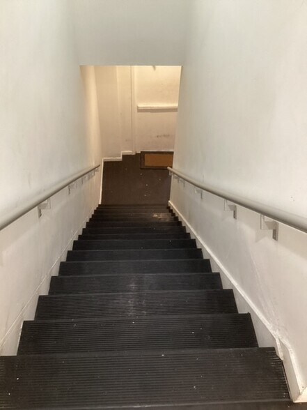 More Photos Of 1060 Kane Concourse, Bay Harbor Islands Storefront Retail Office For Lease