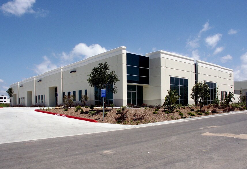 More Photos Of 2880 Scott St, Vista Unknown For Lease