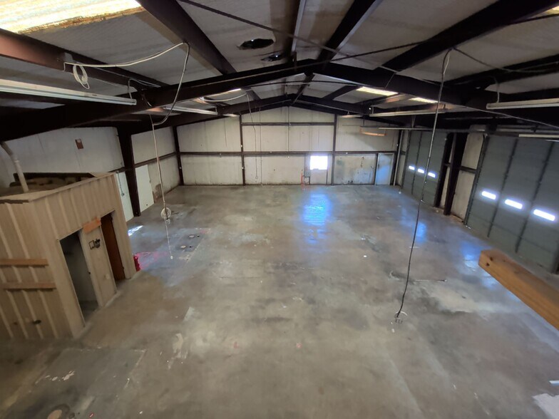 More Photos Of 12202 MoPac Expy N, Austin Auto Repair For Lease