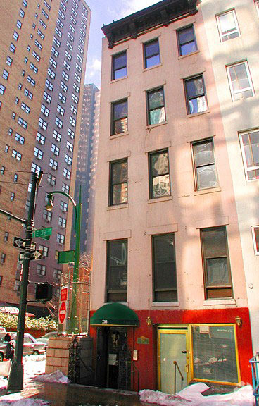 Primary Photo Of 216 E 39th St, New York Apartments For Lease