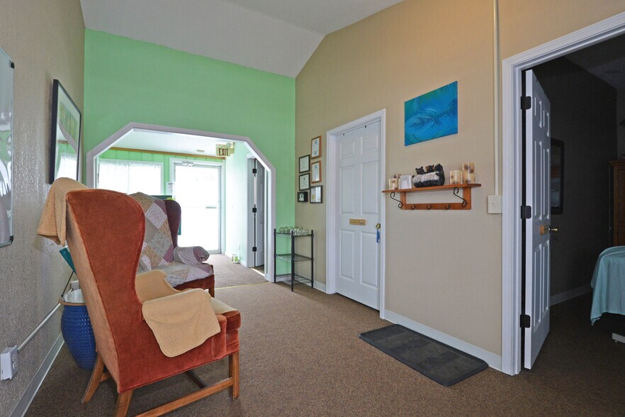 More Photos Of 4070 White Bear Ave N, White Bear Lake General Retail For Sale