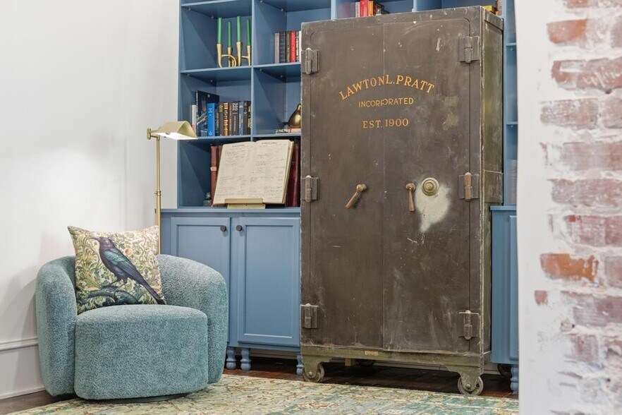 More Photos Of 525 Beaver St, Jacksonville Cemetery Mausoleum For Lease