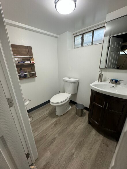 More Photos Of 2 Oakway Rd, Timonium Office For Lease