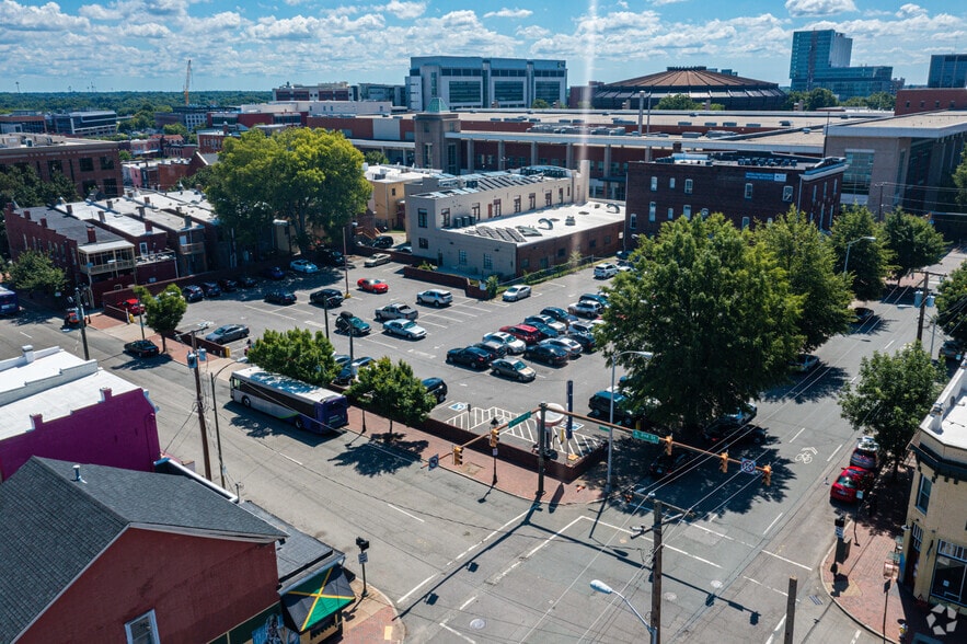 More Photos Of 200 E Marshall St, Richmond Apartments For Lease