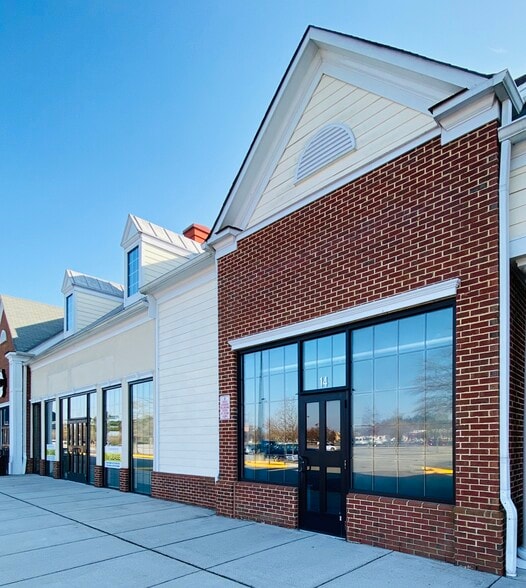 More Photos Of 632 Grassfield Pky, Chesapeake Unknown For Lease