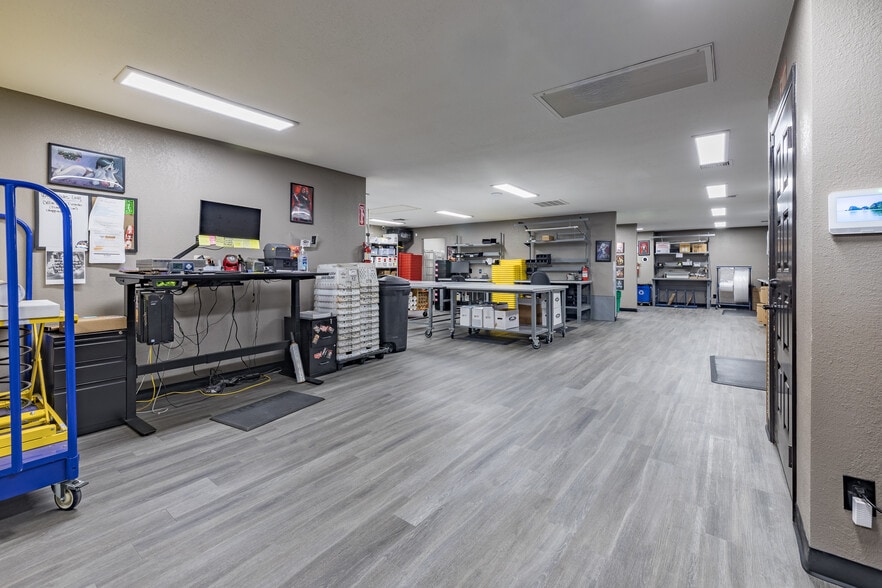 More Photos Of 40 W Brown Rd, Mesa Office For Sale