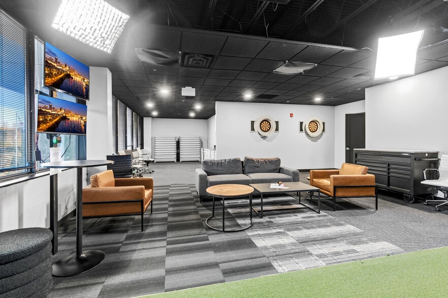 More Photos Of 7807 Creekridge Cir, Bloomington Office For Sale