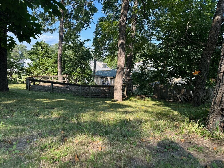 More Photos Of 25344 W Richmond Ave, Antioch Bar For Sale