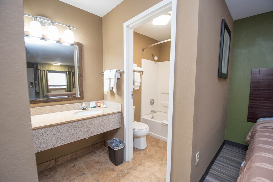 More Photos Of 750 Cobb Place Blvd NW, Kennesaw Hotel For Sale