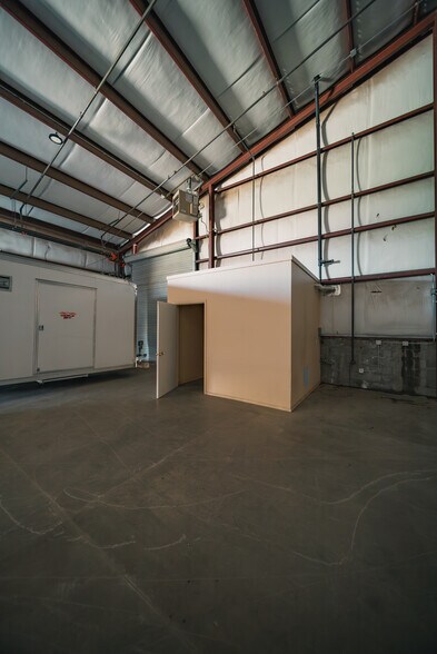 More Photos Of 3748 N Eagle Mountain Dr, Flagstaff Warehouse For Lease