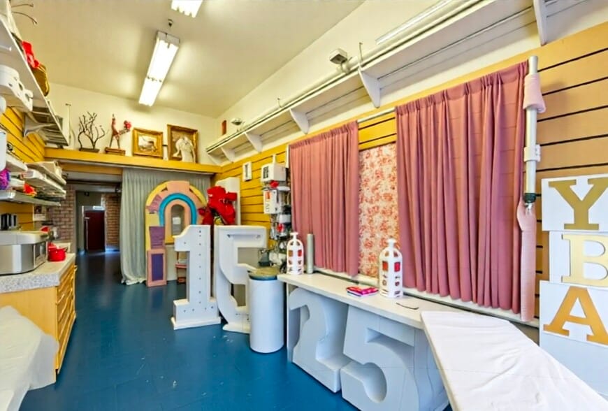 More Photos Of 12203 Hawthorne Blvd, Hawthorne Storefront For Sale