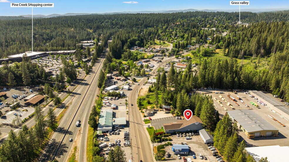 More Photos Of 807 S Auburn St, Grass Valley Showroom For Sale