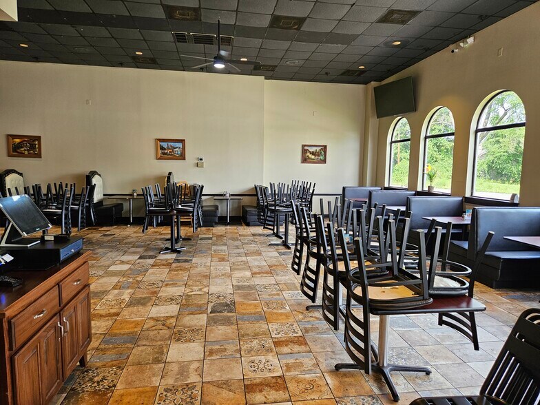 More Photos Of 7097 Old Harding Pike, Nashville Freestanding For Lease