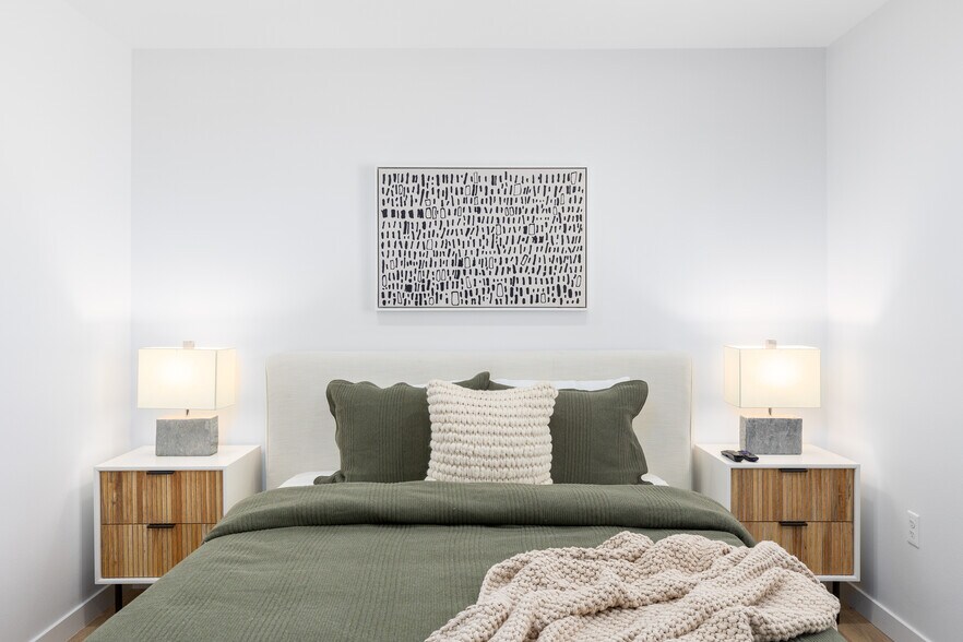 More Photos Of 1414 S Orange Dr, Los Angeles Apartments For Sale