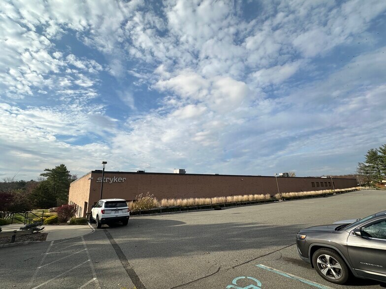 More Photos Of 59 Route 17 S, Allendale Flex For Lease