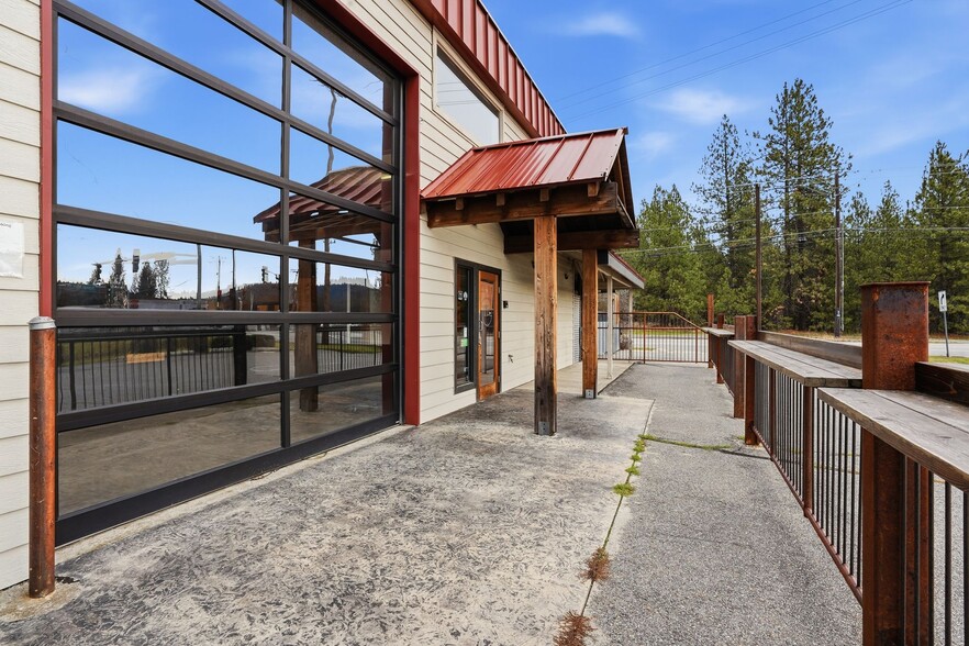 More Photos Of 4110 S Bowdish Rd, Spokane Flex For Sale