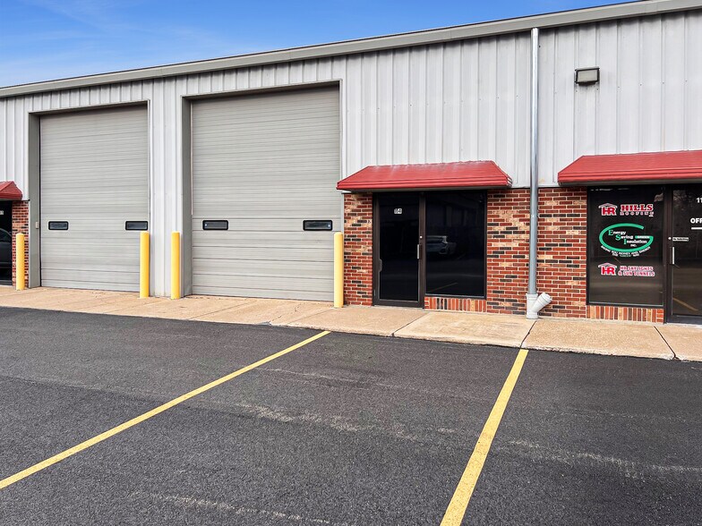 More Photos Of 6817 Hobson Valley Dr, Woodridge Warehouse For Lease