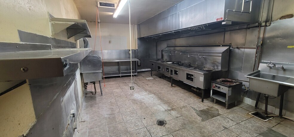 More Photos Of 355-365 S Western Ave, Los Angeles Unknown For Lease