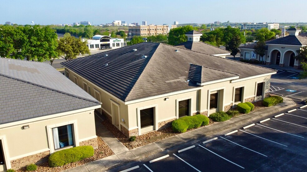 More Photos Of 9643 Huebner Rd, San Antonio Medical For Lease