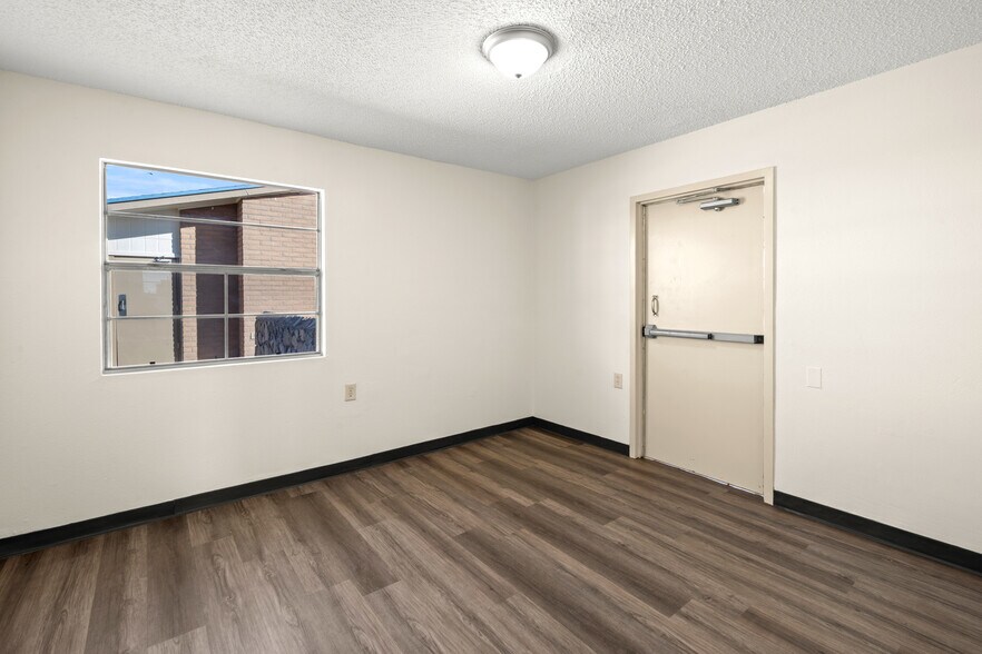More Photos Of 5310 Blanco Ave, El Paso Office Residential For Lease