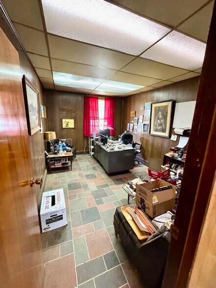 More Photos Of 295 Meadow Ave, Washington Warehouse For Sale