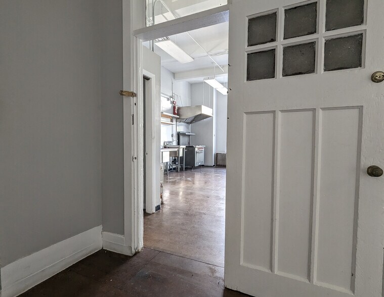 More Photos Of 1901 W Tioga St, Philadelphia Schools For Sale