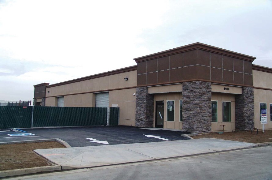 More Photos Of 4914 E Ashlan Ave, Fresno Warehouse For Lease