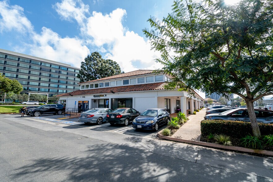 More Photos Of 21201-21327 Hawthorne Blvd, Torrance Unknown For Lease