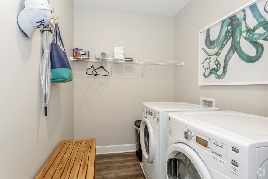 More Photos Of 1000 Berkley Pky, Kansas City Apartments For Sale