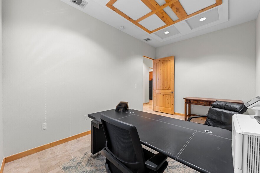 More Photos Of 25329 Budde Rd, The Woodlands Medical For Lease